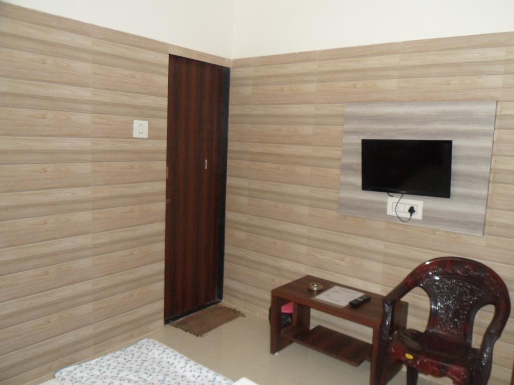 Hotel Madhusudan Dwārka 客房 照片