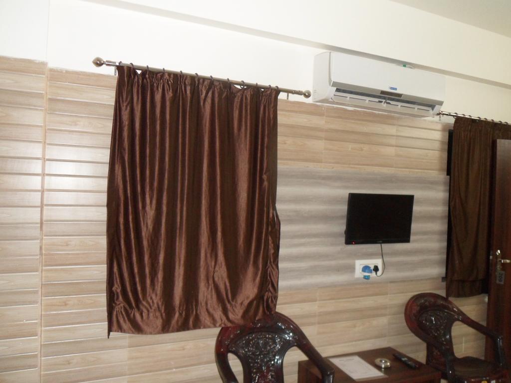 Hotel Madhusudan Dwārka 客房 照片