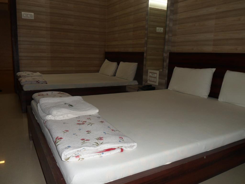 Hotel Madhusudan Dwārka 外观 照片
