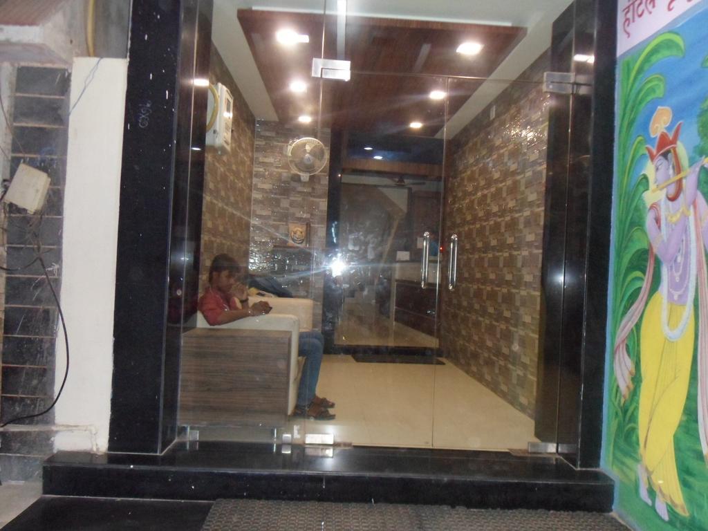 Hotel Madhusudan Dwārka 外观 照片